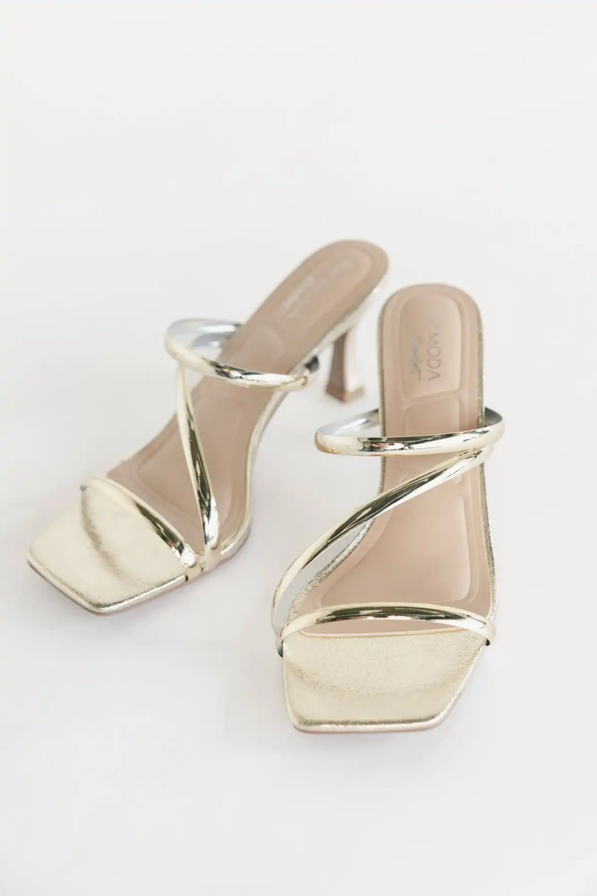 Lavon Slim Flared Heel